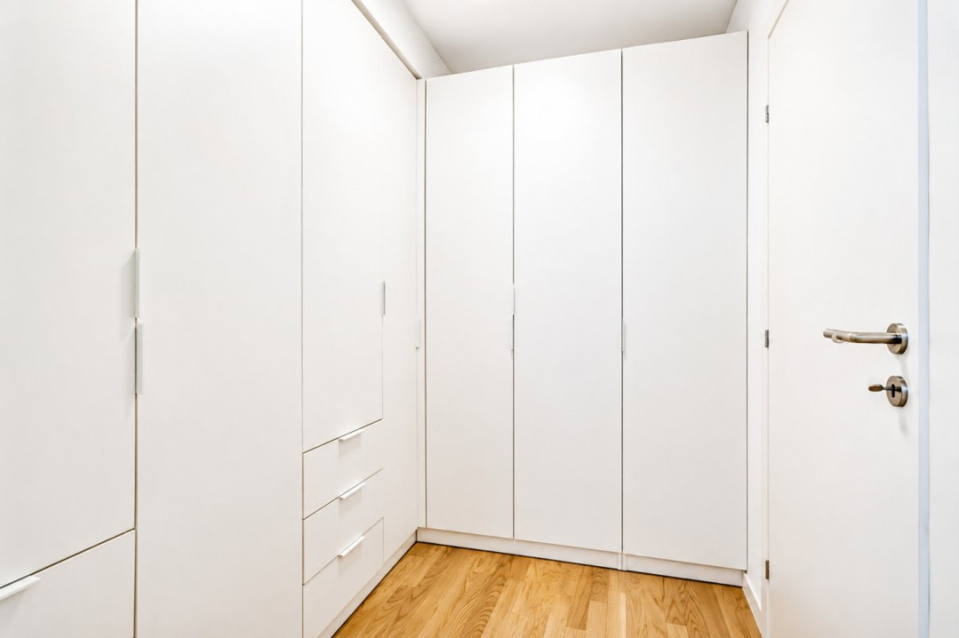 Apartament cu terasa cat o gradina, trei boxe si doua locuri de parcare subteran