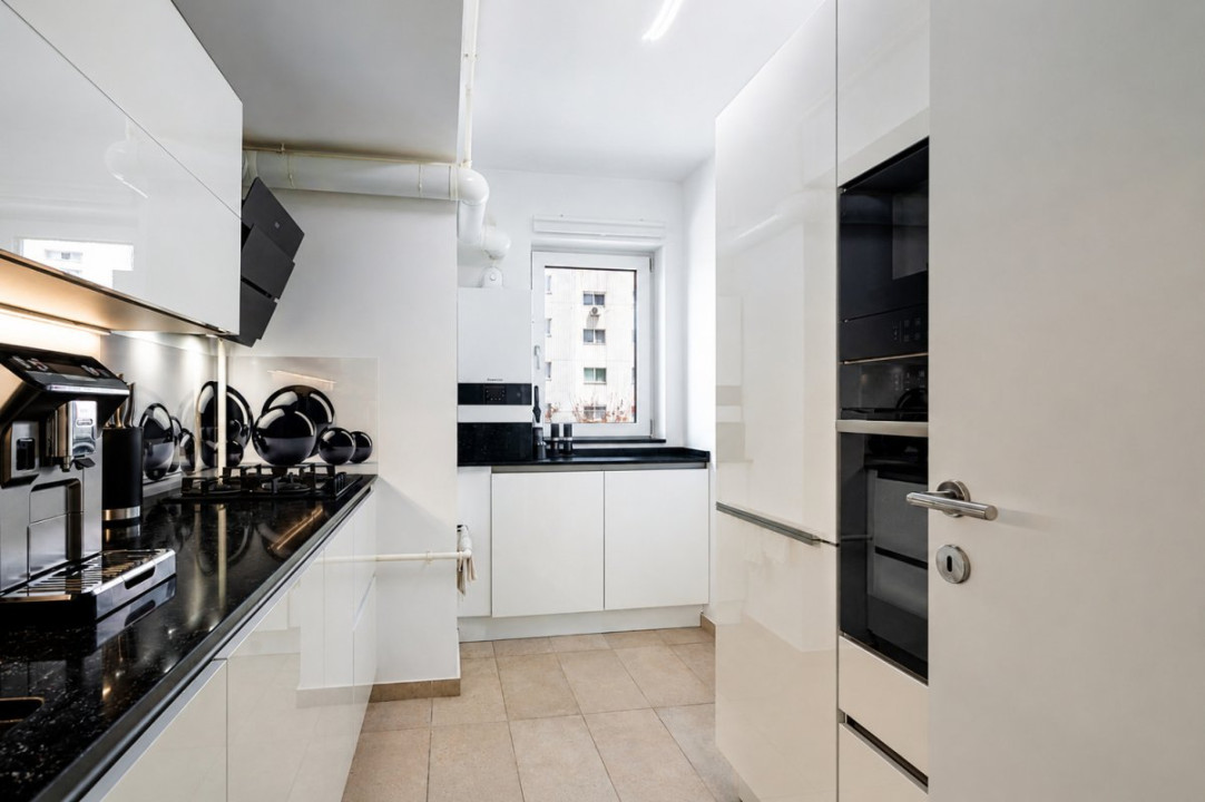 Apartament cu terasa cat o gradina, trei boxe si doua locuri de parcare subteran