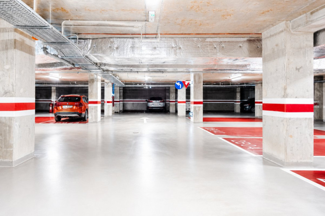 Apartament cu terasa cat o gradina, trei boxe si doua locuri de parcare subteran