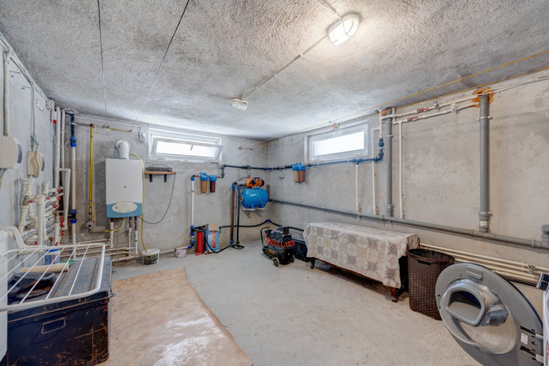 AFUMATI – CENTRAL, VILA 300 MP TOTAL, LOT 750 MP!