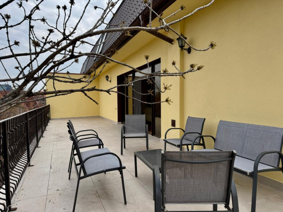 Penthouse Duplex cu vedere la Arcul de Triumf