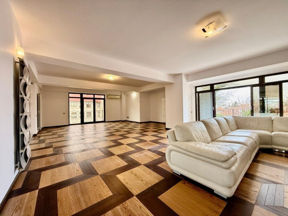 Penthouse Duplex cu vedere la Arcul de Triumf
