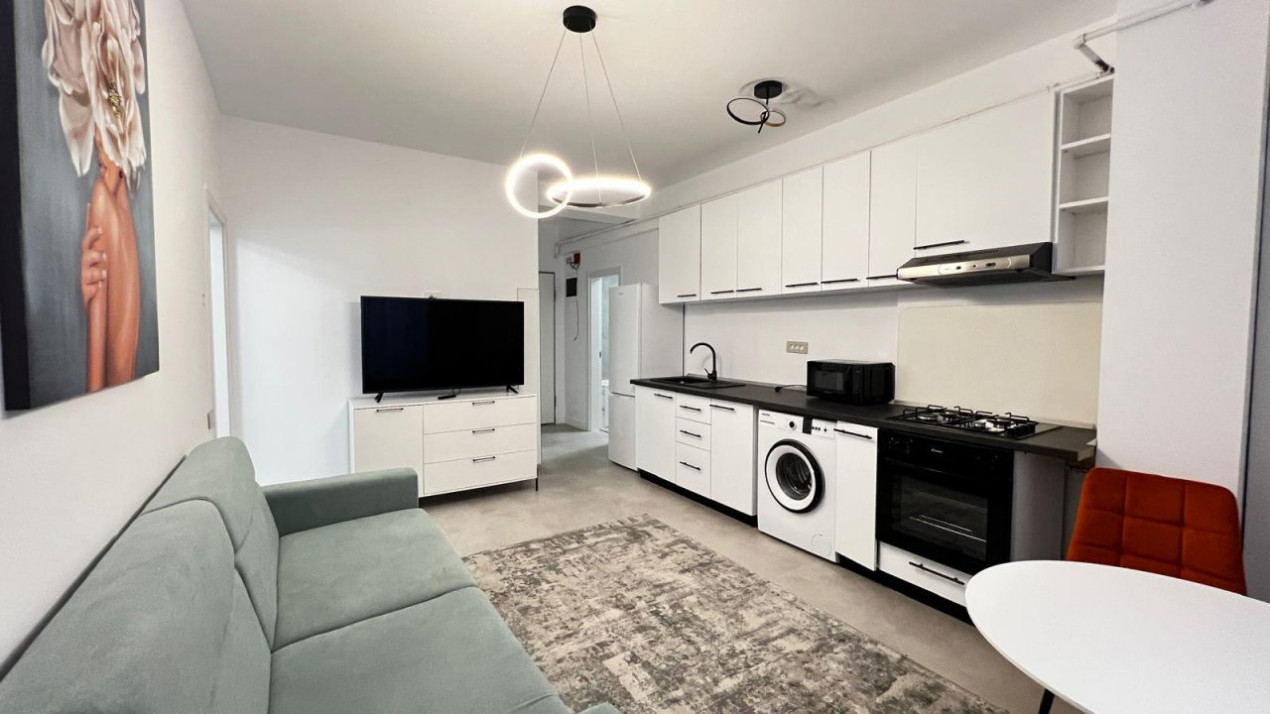 Apartament, mobilat, curte engleza, liber