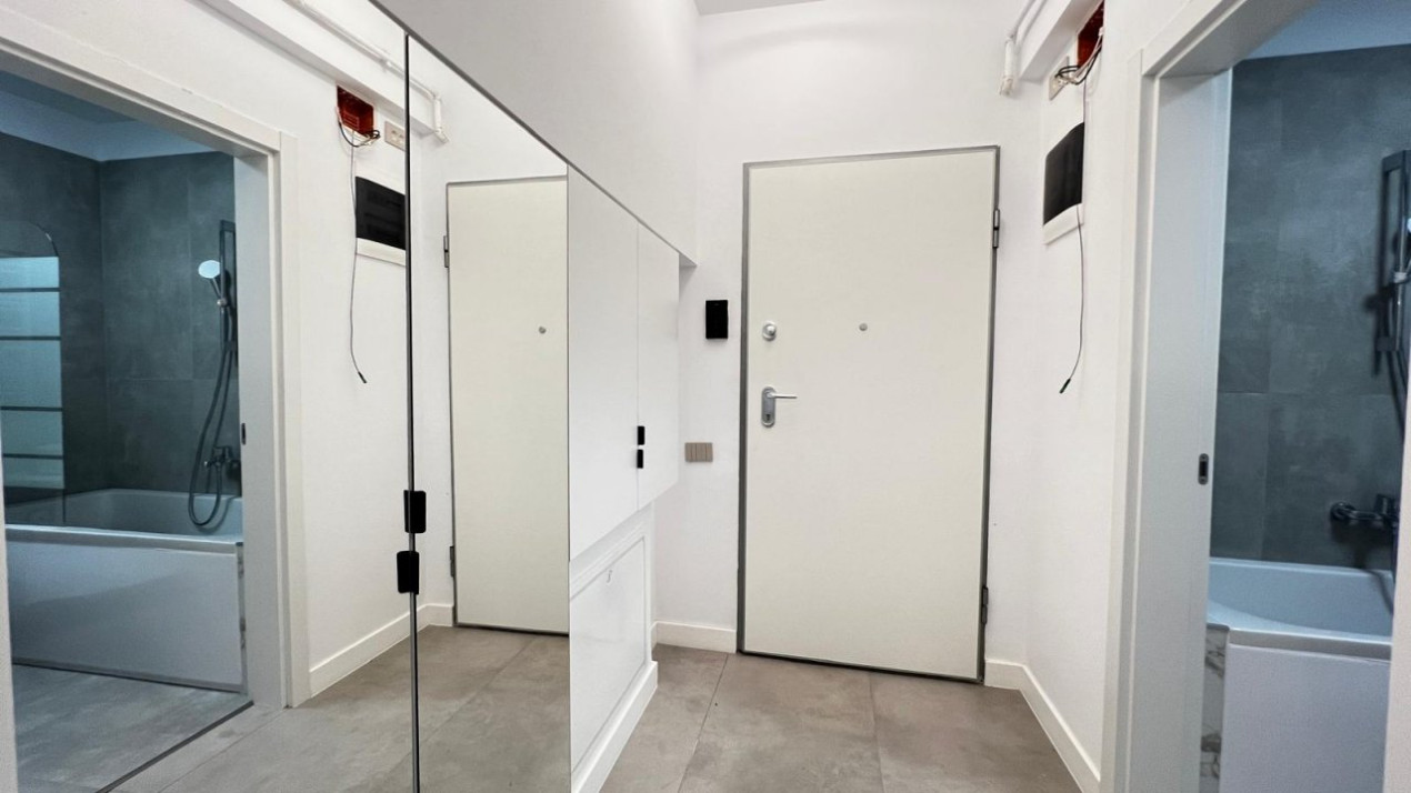 Apartament, mobilat, curte engleza, liber