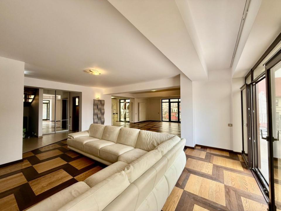 Penthouse Arcul de Triumf duplex et4+M