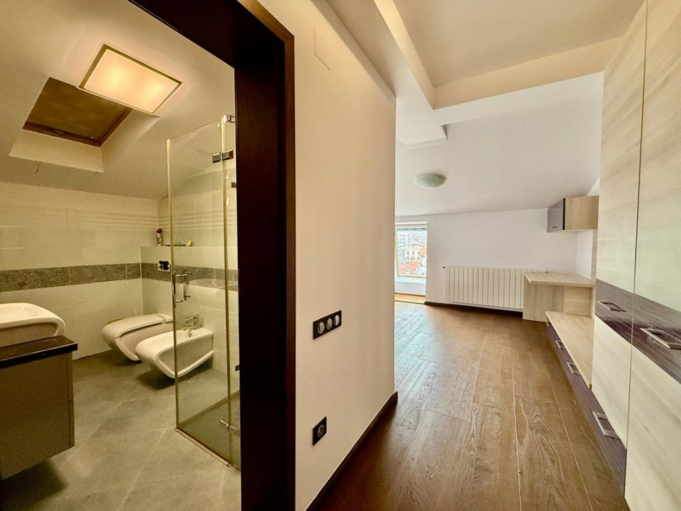 Penthouse Arcul de Triumf duplex et4+M