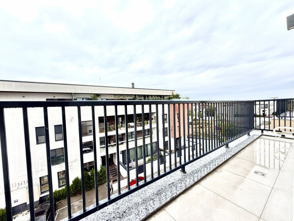 Penthouse,  cu terasa SUD