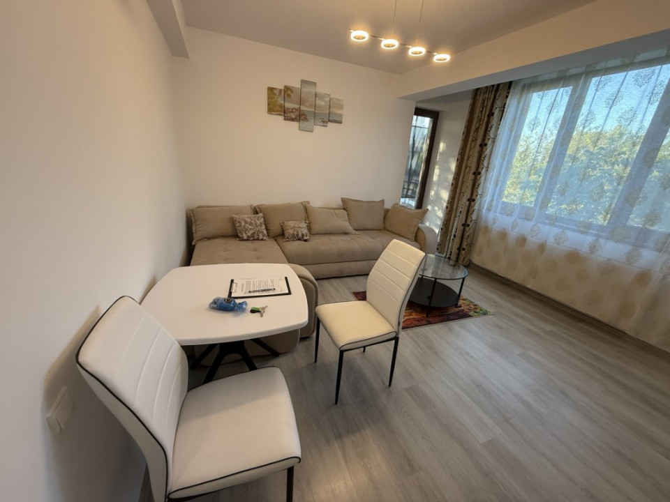 Pod Constanta - Mega Image, mobilat