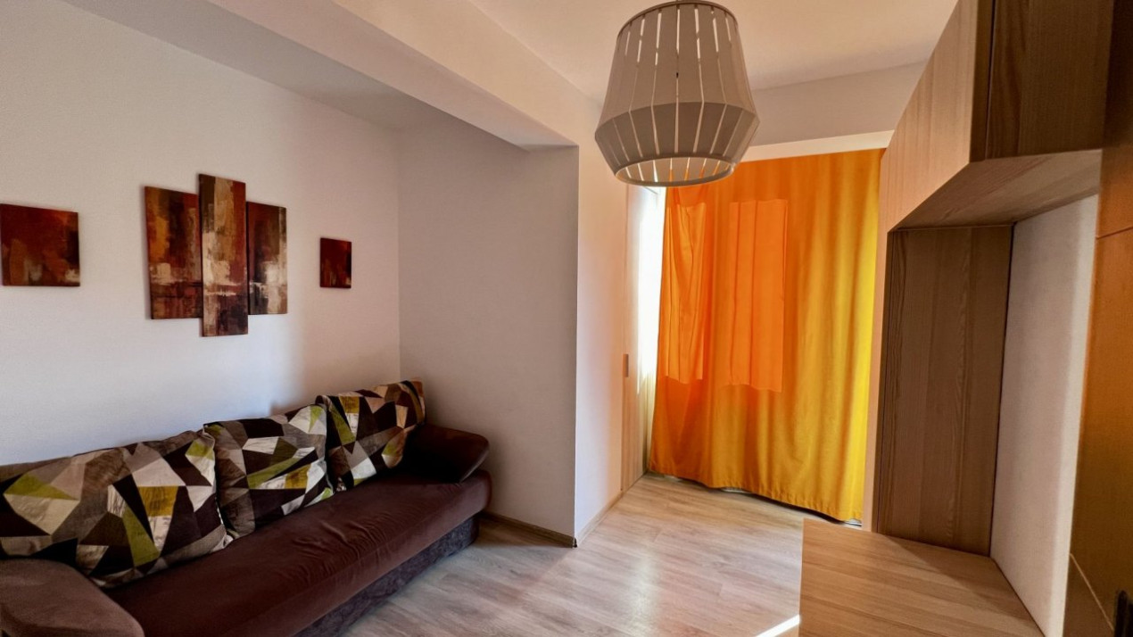Pod Constanta - Mega Image, mobilat