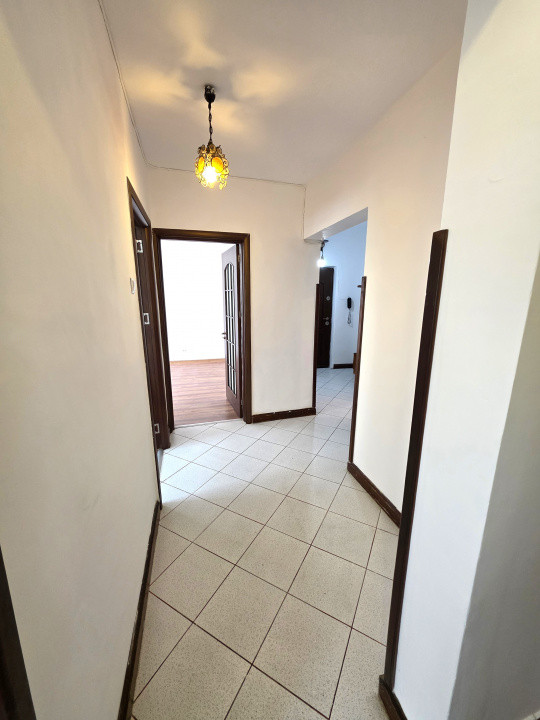 De vanzare 3 camere la Doamna Ghica, bloc reabilitat, decomandat