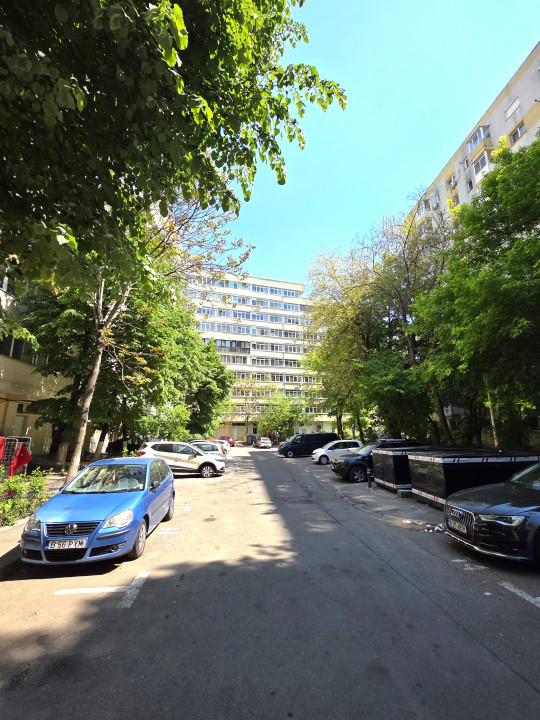 De vanzare 3 camere la Doamna Ghica, bloc reabilitat, decomandat
