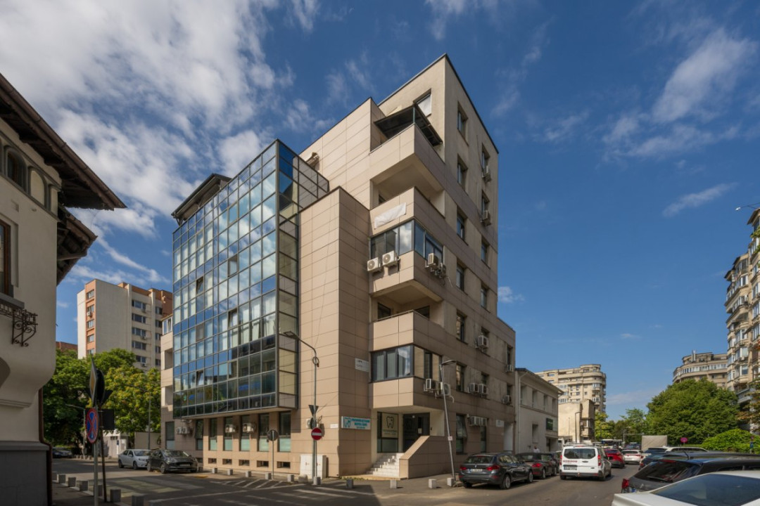 Unirii – Radu Vodă | Spațiu Comercial 248 mp | Două Fronturi Stradale