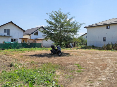 Curte 530mp între case, semistradal, Bragadiru, str Dunarii