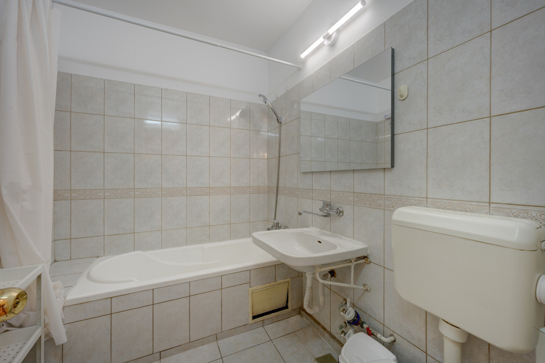 Metroul la doi pași. 2 camere și un balcon de 10 mp, fix la Obor
