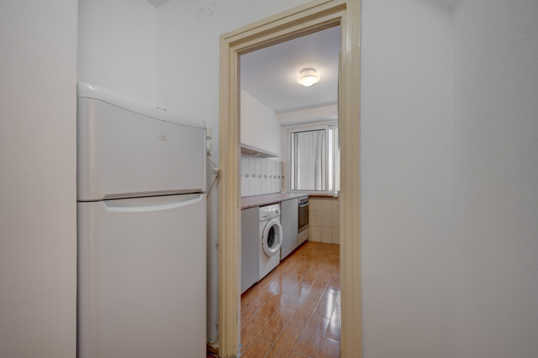 Metroul la doi pași. 2 camere și un balcon de 10 mp, fix la Obor