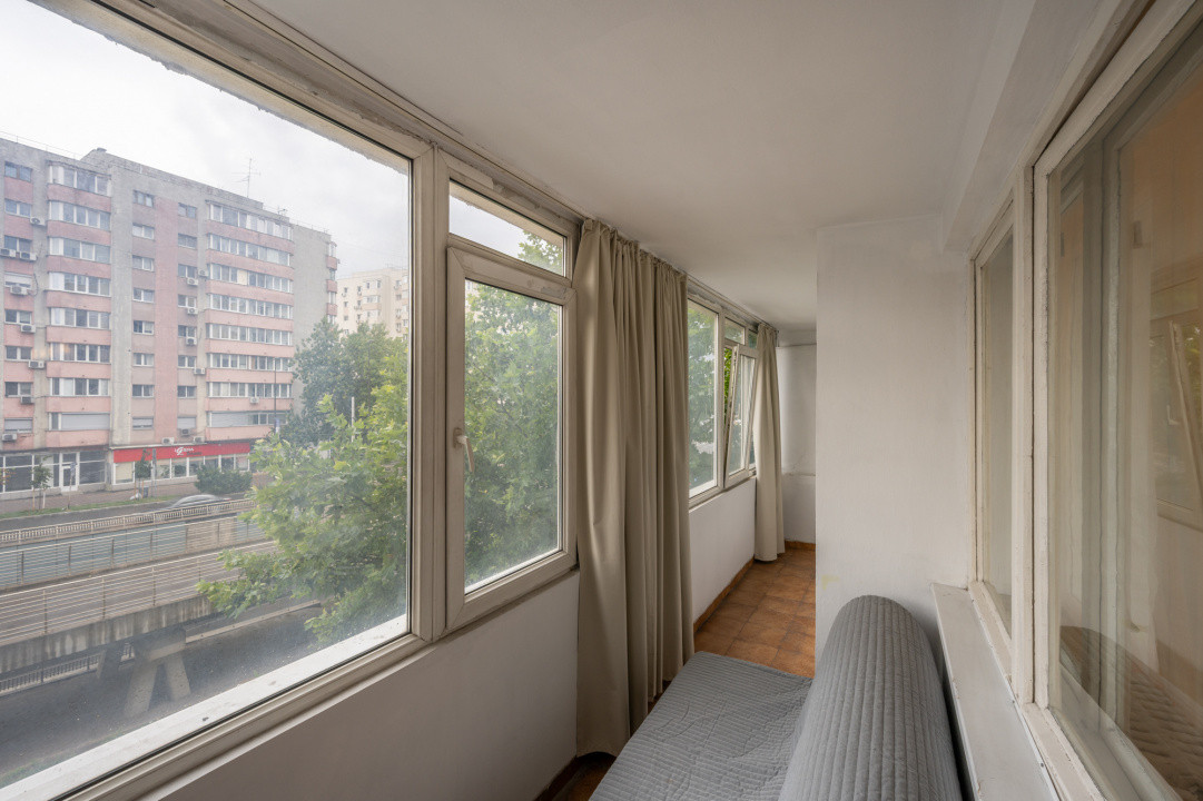 Metroul la doi pași. 2 camere și un balcon de 10 mp, fix la Obor