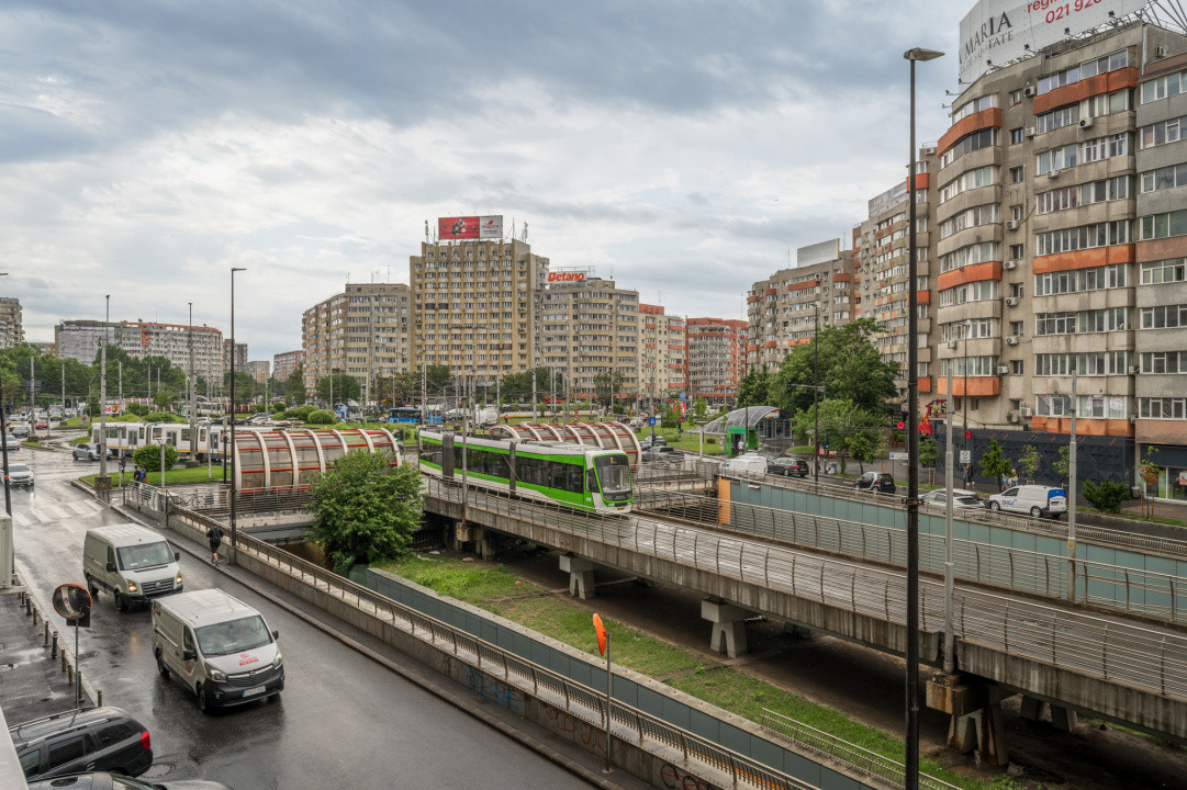 Metroul la doi pași. 2 camere și un balcon de 10 mp, fix la Obor