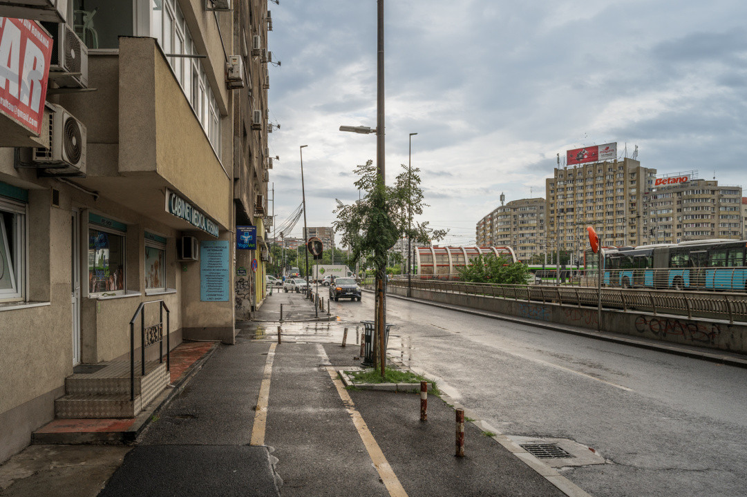 Metroul la doi pași. 2 camere și un balcon de 10 mp, fix la Obor