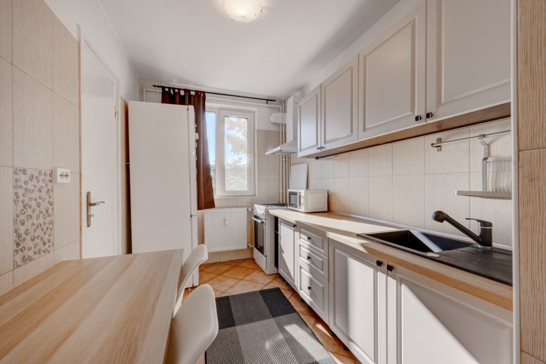 Apartament 3 camere decomandat | Metrou 1 Decembrie 