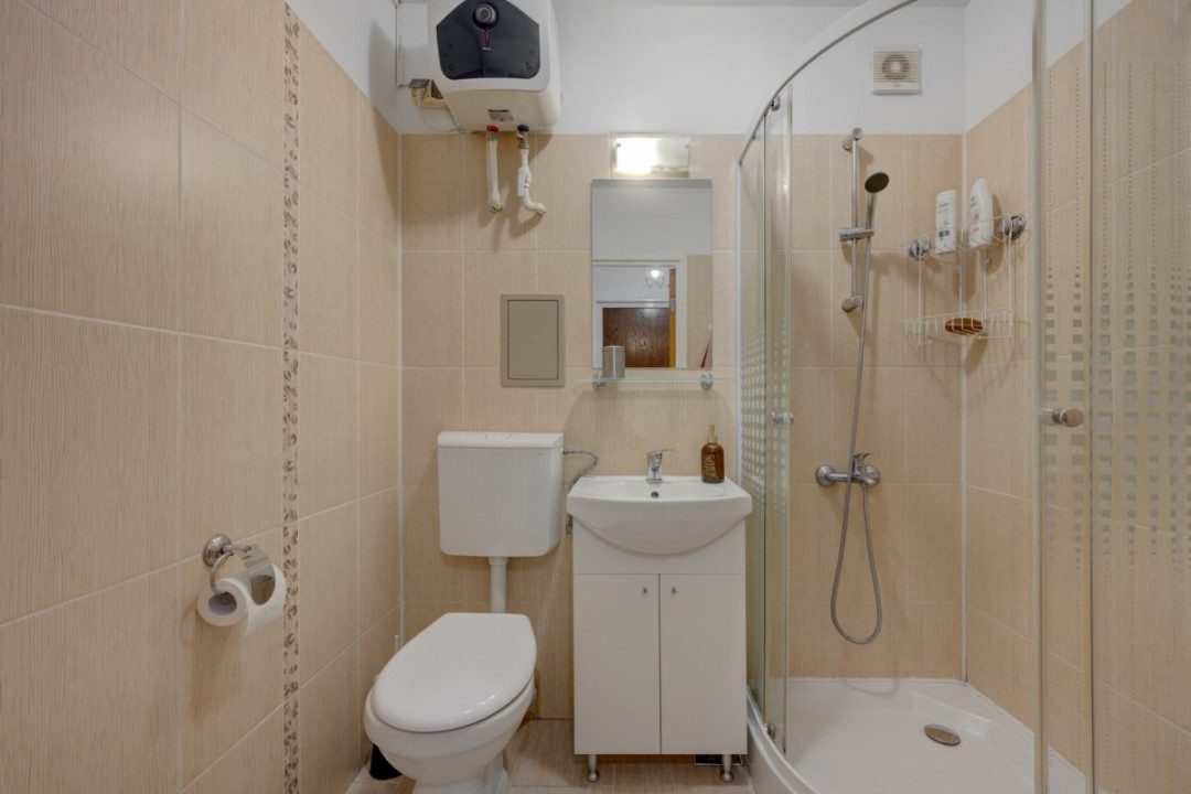 Apartament 3 camere decomandat | Metrou 1 Decembrie 