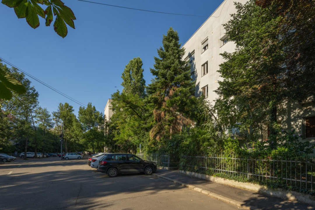 Apartament 3 camere decomandat | Metrou 1 Decembrie 