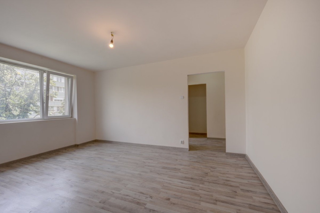 TITAN – BABA NOVAC, APARTAMENT 3 CAMERE 64 MP TOTAL, ETAJ 4 DIN 10, RENOVAT!