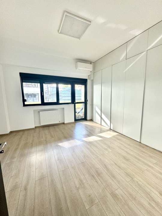Inchiriere spatiu birou 4 camere Piata Romana