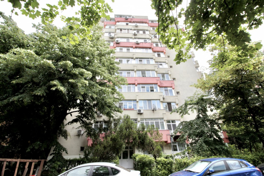 TEIUL DOAMNEI, DECOMANDAT, RENOVAT, NEMOBOILAT!
