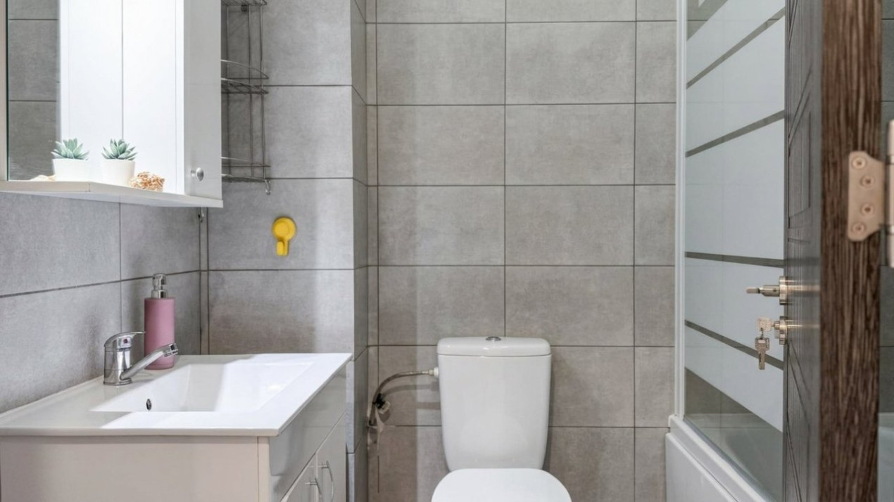De inchiriat - apartament 2 camere - Parcul Teilor, centrala proprie