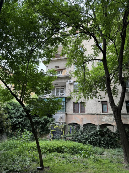 Apartament fermecator cu vedere in parcul Cismigiu