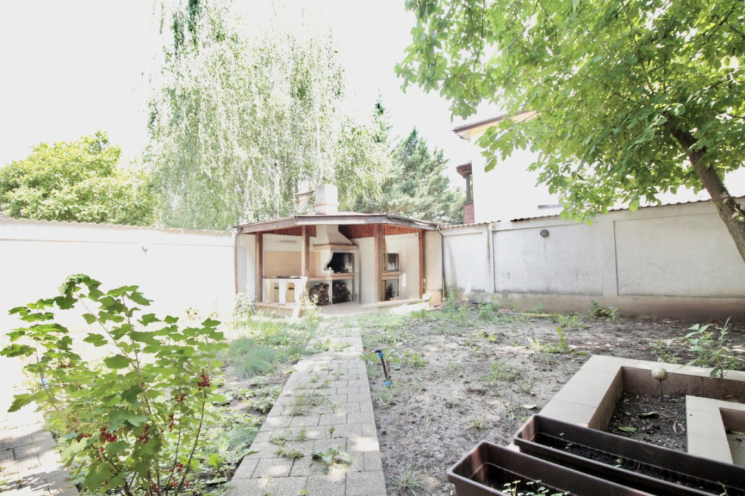 PRELUNGIREA GHENCEA-LIDL, APARTAMENT IN VILA 2010, CURTE 300 MP SI PARCARE!