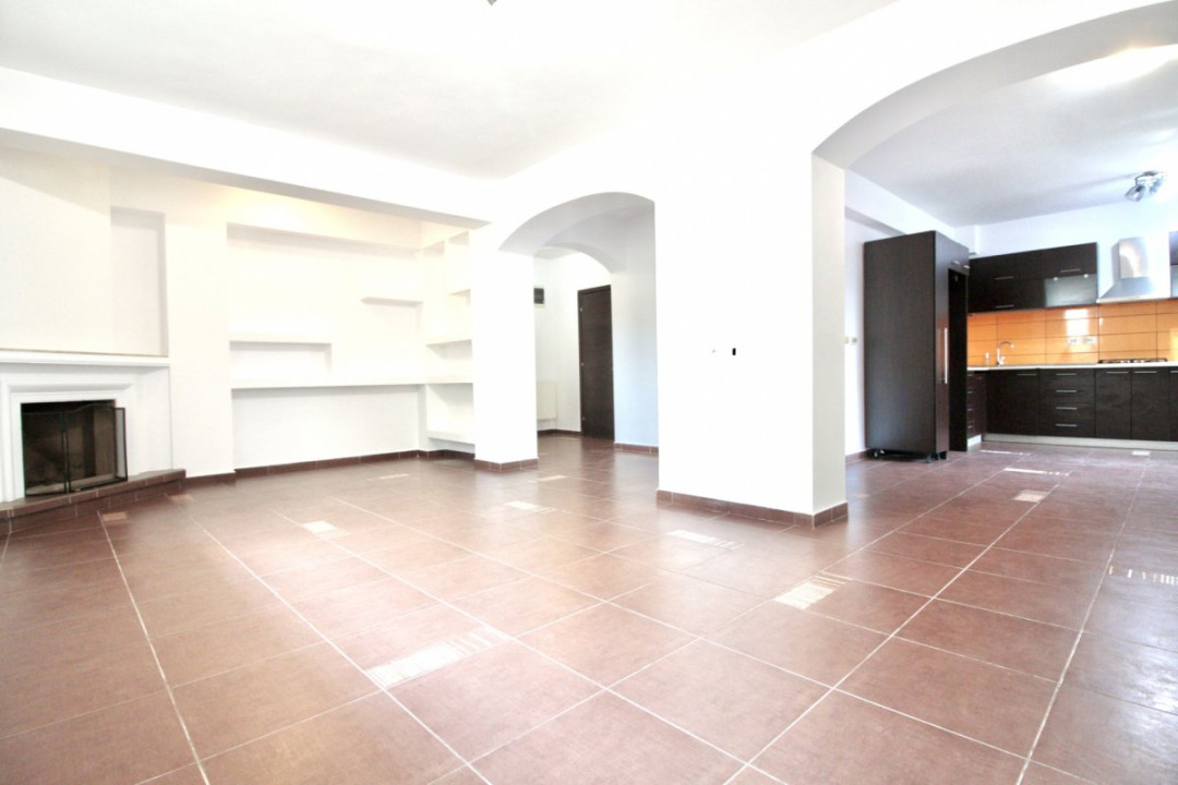 PRELUNGIREA GHENCEA-LIDL, APARTAMENT IN VILA 2010, CURTE 300 MP SI PARCARE!
