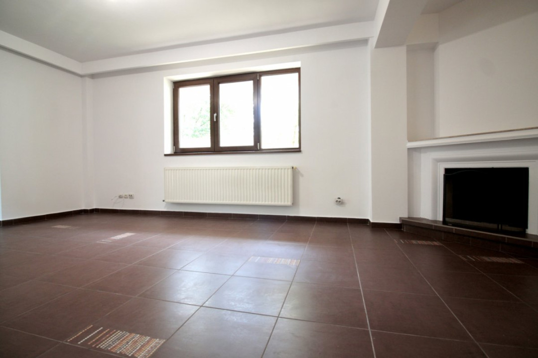 PRELUNGIREA GHENCEA-LIDL, APARTAMENT IN VILA 2010, CURTE 300 MP SI PARCARE!