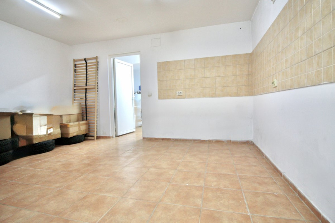 PRELUNGIREA GHENCEA-LIDL, APARTAMENT IN VILA 2010, CURTE 300 MP SI PARCARE!