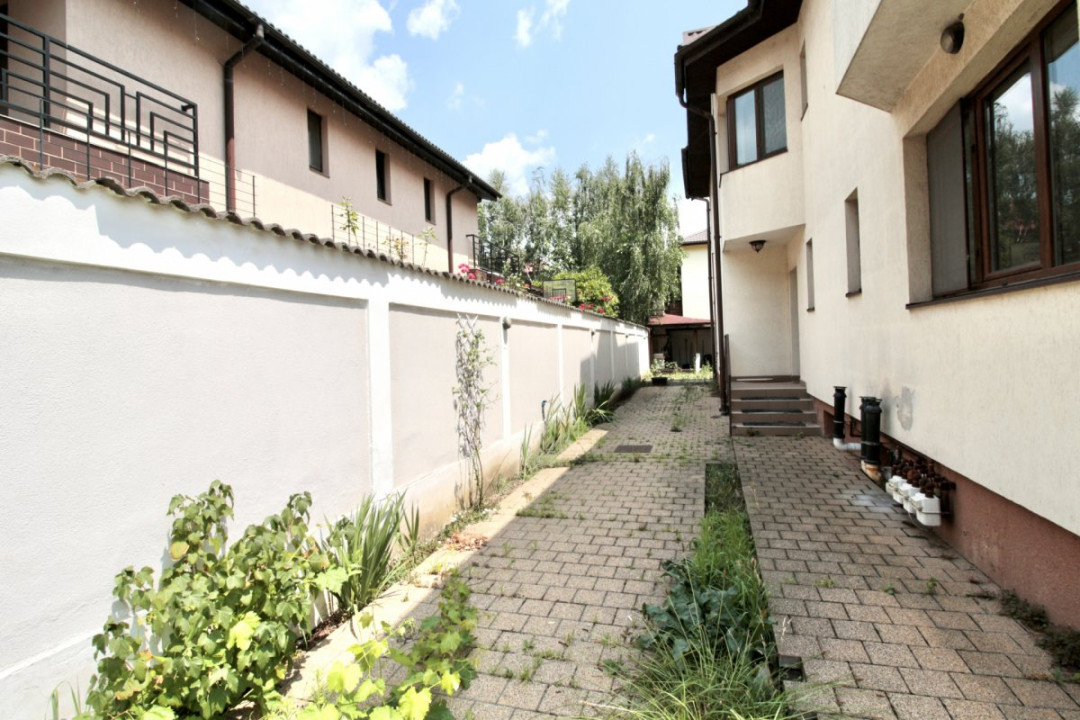PRELUNGIREA GHENCEA-LIDL, APARTAMENT IN VILA 2010, CURTE 300 MP SI PARCARE!