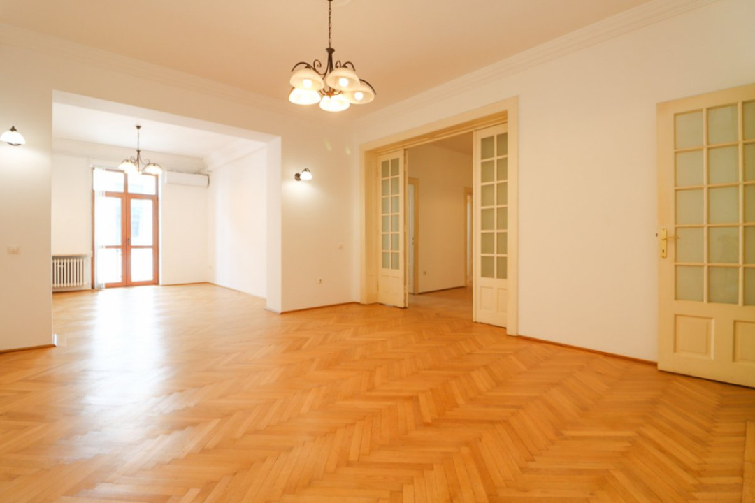Apartament de închiriat în Piața Victoriei | 115 mp | centrală proprie