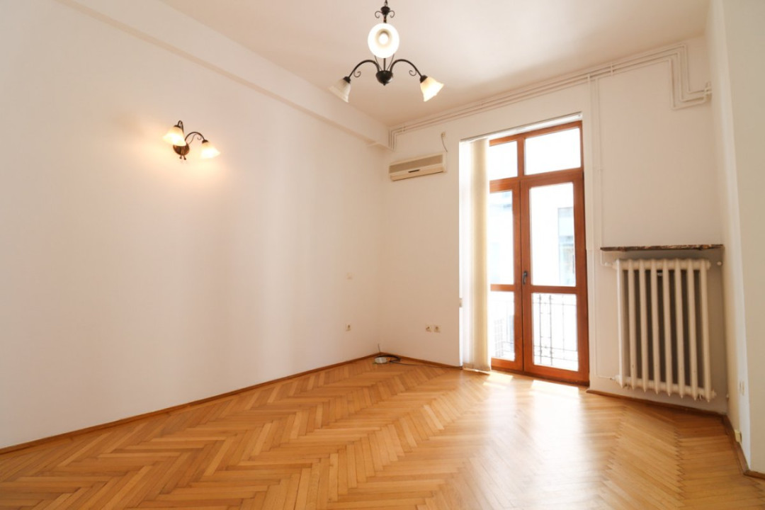 Apartament de închiriat în Piața Victoriei | 115 mp | centrală proprie
