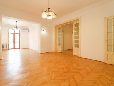 Apartament de închiriat în Piața Victoriei | 115 mp | centrală proprie