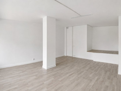 SPATIU Comercial Stradal 62 mp, chiriaș activ, venit garantat contractual