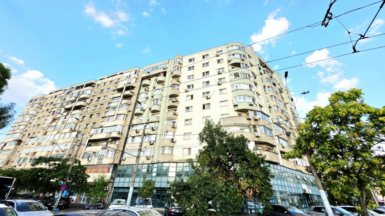 Garsoniera cu vedere la apus si acces rapid la declaratii fiscale