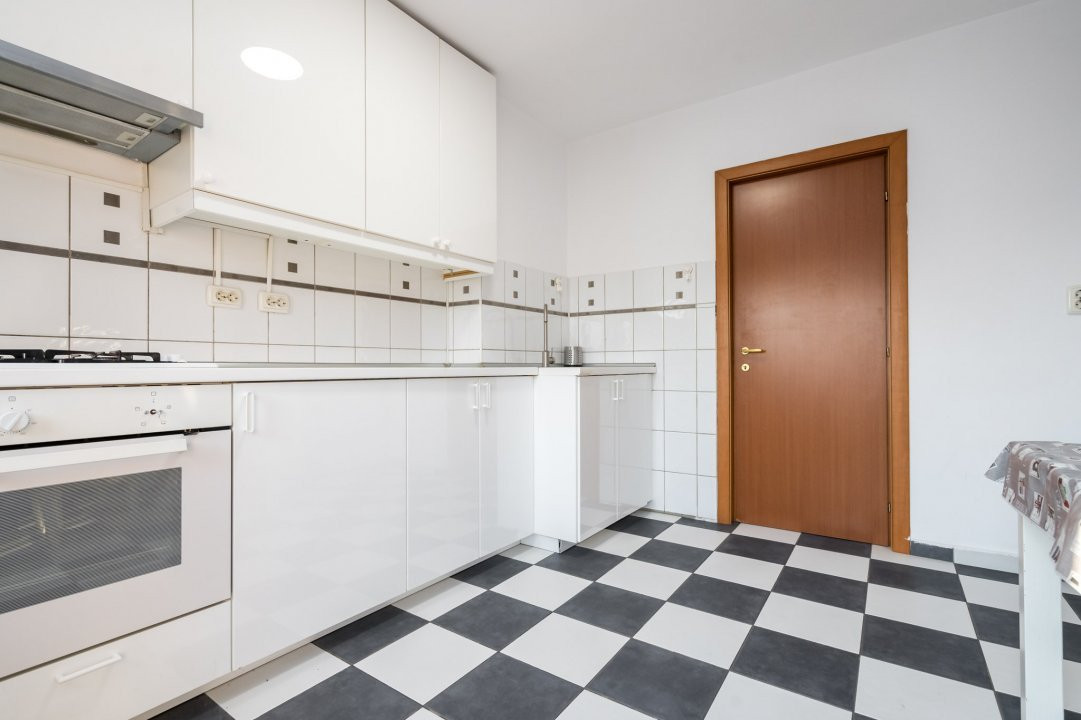 De vanzare 4 camere Unirii - Fantani, vedere mixta, ideal investitie sau locuit