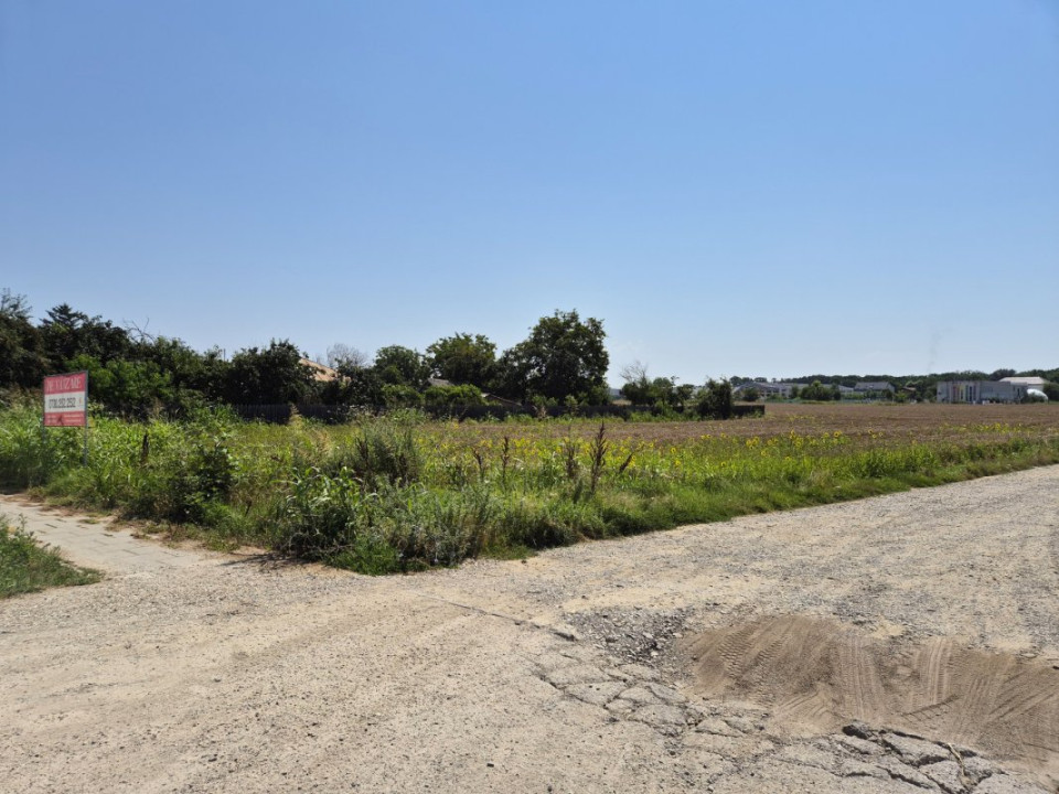 Teren de 785mp cu deschidere dublă 23/34m, strada principală Ciofliceni!