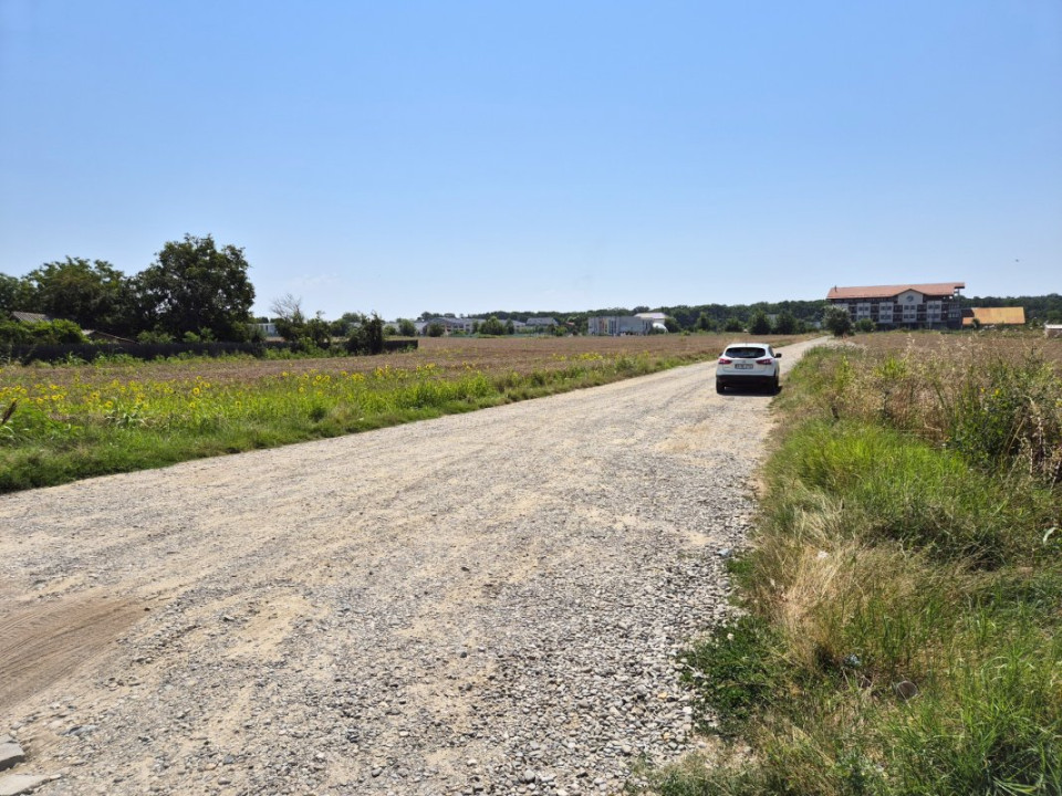 Teren de 785mp cu deschidere dublă 23/34m, strada principală Ciofliceni!