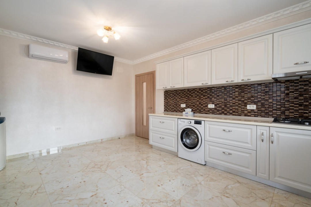 Casă premium de vânzare în Adunații Copăceni – 326 mp utili, 492 mp teren, garaj