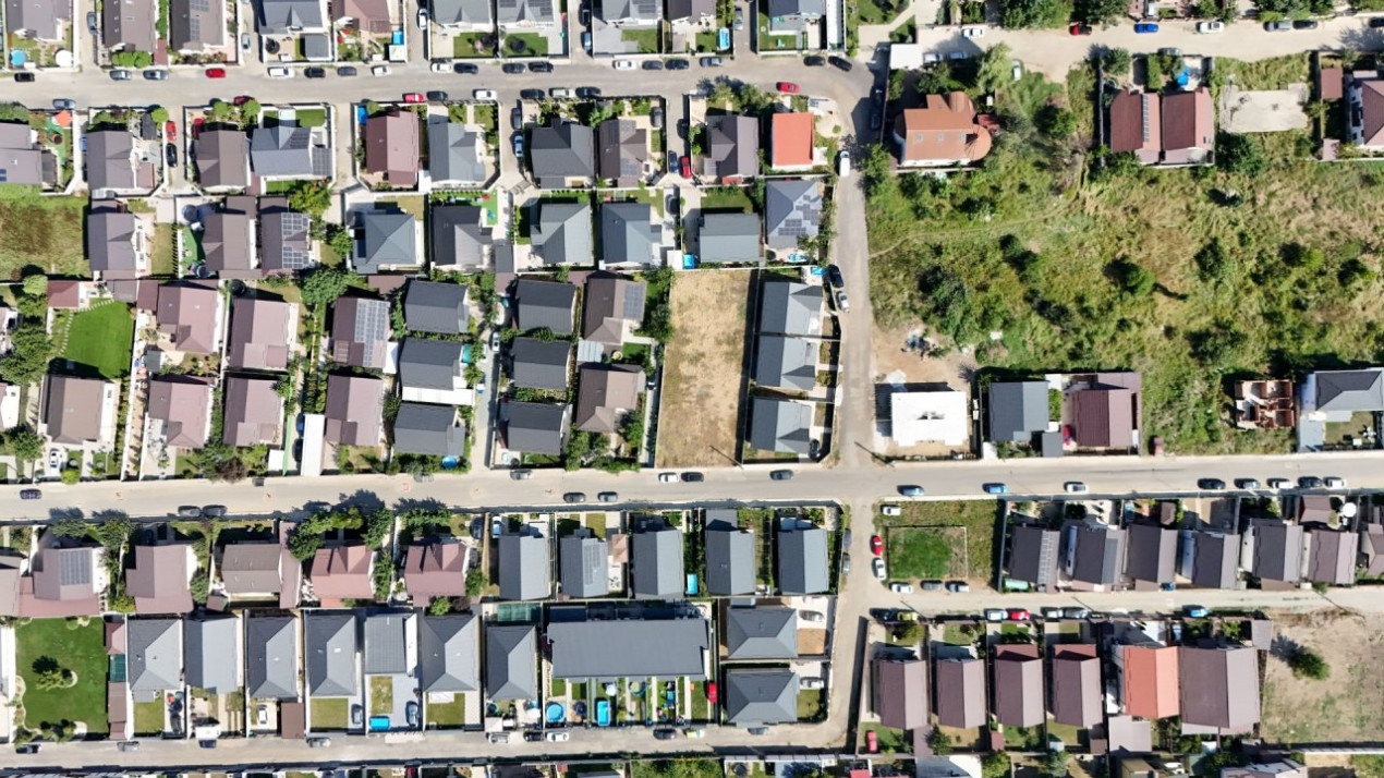 Lot teren constructii in Pantelimon. Utilitati, asfalt si vecinatati bune