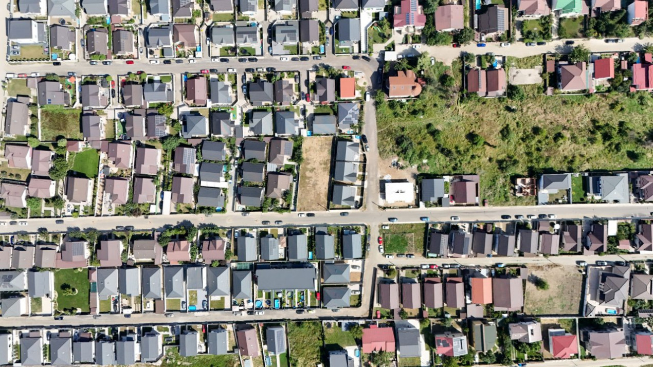 Lot teren constructii in Pantelimon. Utilitati, asfalt si vecinatati bune