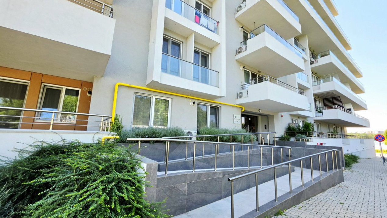 A vrut sa vada o garsoniera. A plecat visand la o alta viata