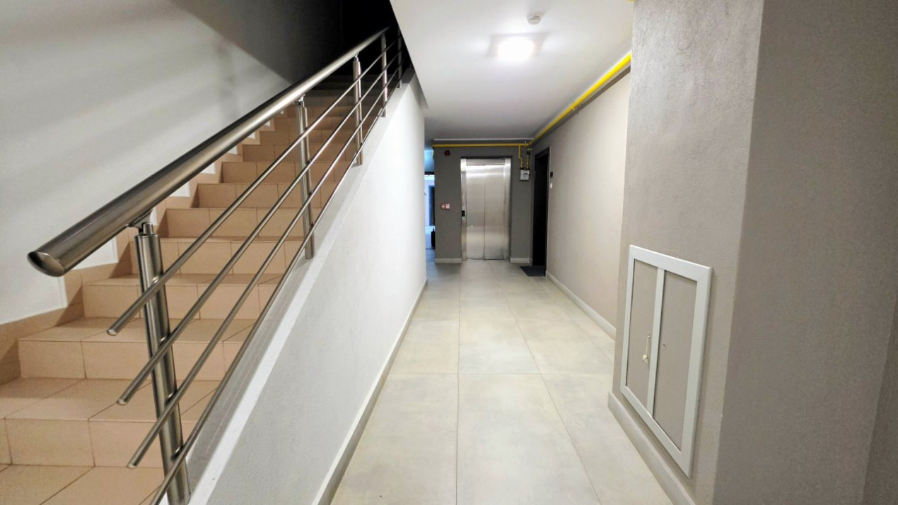 A vrut sa vada o garsoniera. A plecat visand la o alta viata