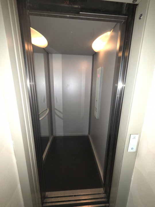 De vanzare apt 3 camere, spatios si luminos, in Prelungirea Ghencea 285