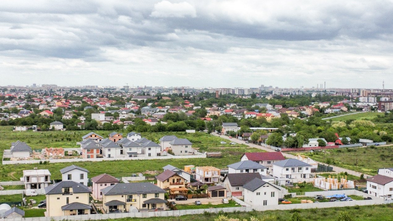 Curte 530mp între case, semistradal, Bragadiru, str Dunarii